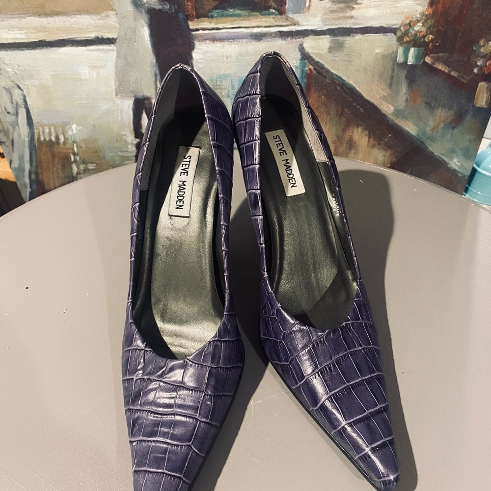 Steve Madden Women's Blue Croc-Embossed Pumps